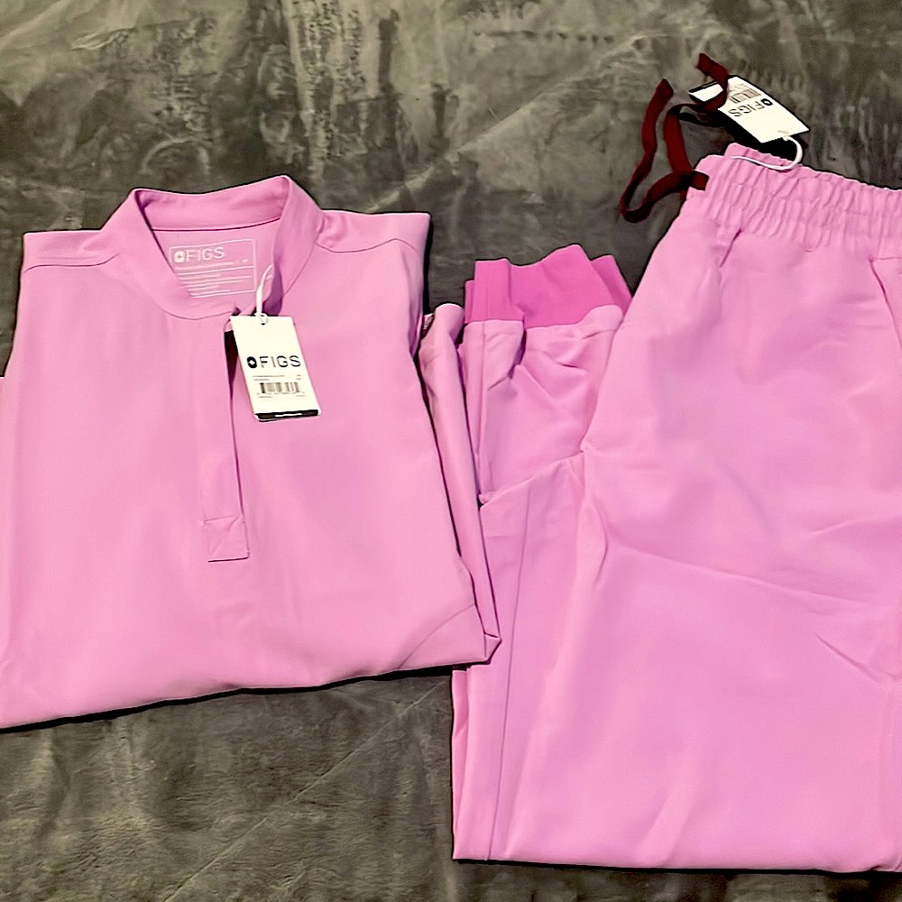 FIGS scrub set in DUSK size Medium